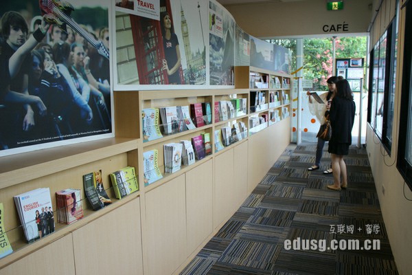 R̩RW(xu)mba