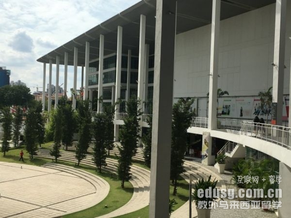 R̩RW(xu)mba