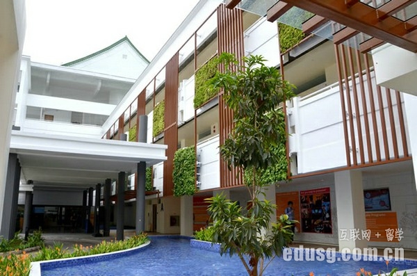 jcu¼A(y)