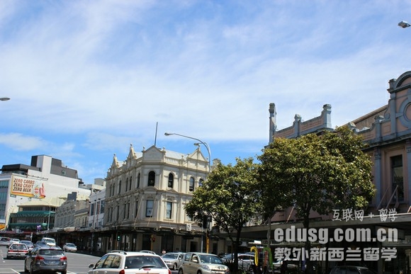 mqsW