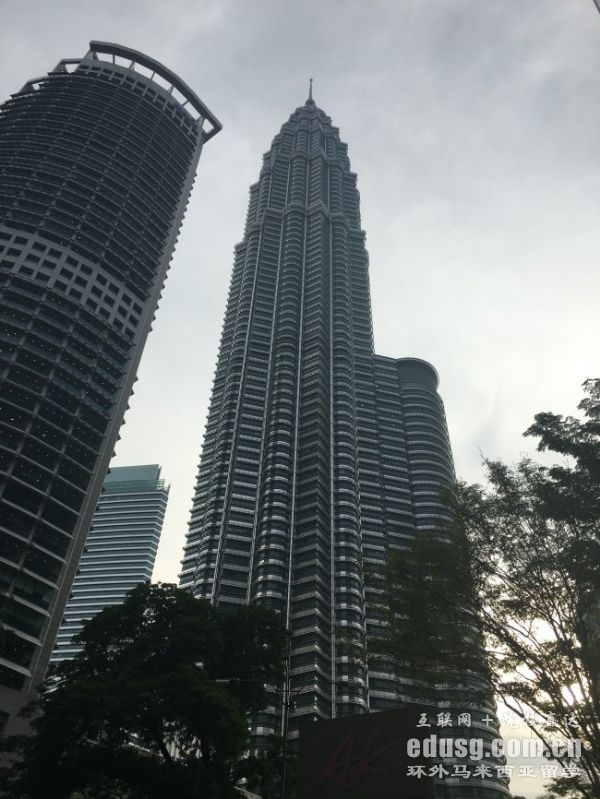 R큆WxîI